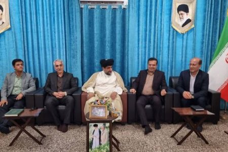 امام جمعه گناوه: خانواده‌ها در زمینه فرزندآوری حمایت شوند