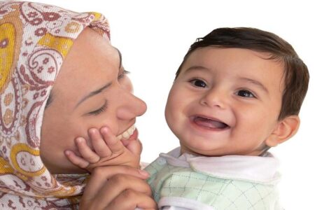 احساس ناکافی‌بودن در مادران طبیعی است؛ مادر ایده‌آل وجود ندارد