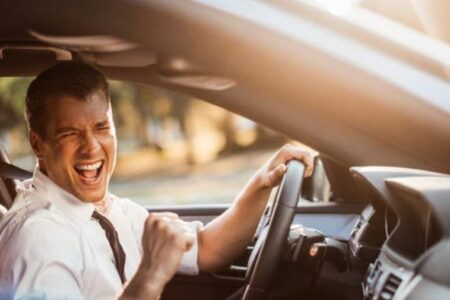 تأثیر صدای بلند بر بینایی و رانندگی