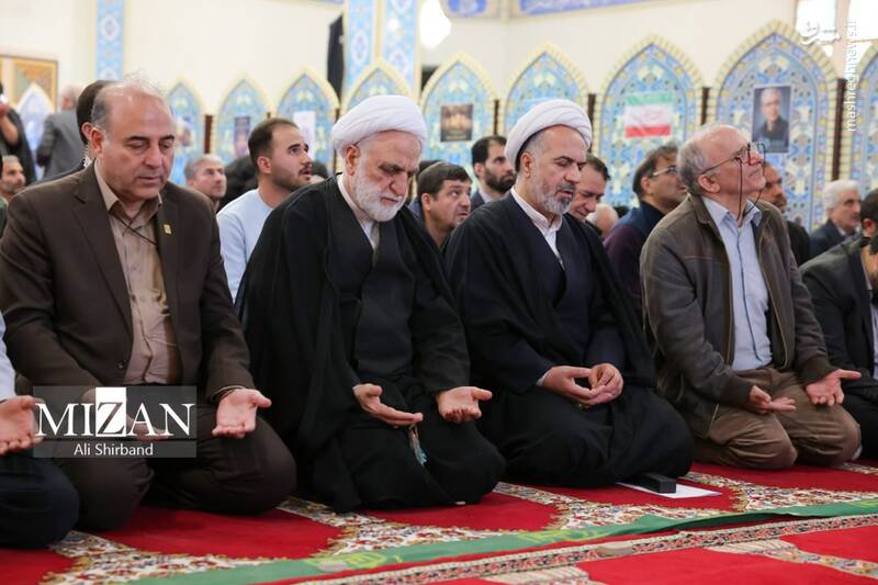 رئیس عدلیه در صف نمازگزاران دانشگاه زنجان