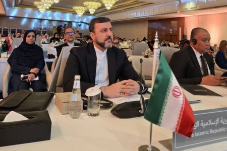غریب آبادی: مردم ایران در مقابل متجاوز خواهند ایستاد