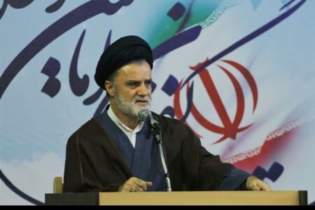 نبویان: پایگاه‌های نظامی آمریکا را در منطقه نابود خواهیم کرد