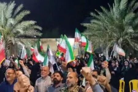 اجتماع باشکوه مردم انقلابی و مراسم یادبود ۲ شهید اقتدار در آبدان