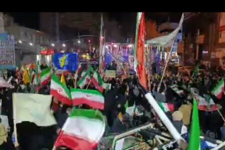 اجتماع مردم شهر قروه در حمایت از وطن