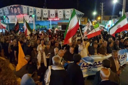 اجتماع پرشور ساوجی‌ها در پنجاه و هشتمین شب بیعت با رهبر معظم انقلاب