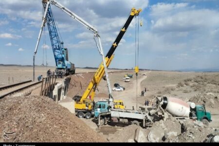 ارتباط در خط ریلی جنوب ‌برقرار شد/بازسازی پل هفت‌دهانه راه‌آهن‌+تصاویر