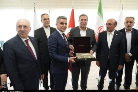 افزایش پذیرش روزانه کامیون‌های ترانزیتی بین ایران و ترکیه