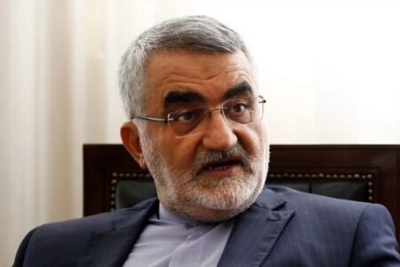 بروجردی: پایگاه‌های آمریکا ‌را منهدم کردیم/ برنده جنگ‌ ایران خواهد بود