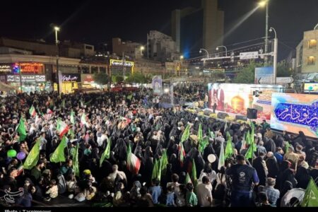 جشن عشق در مسیر نور/ از میدان جمهوری تا حرم مطهر رضوی