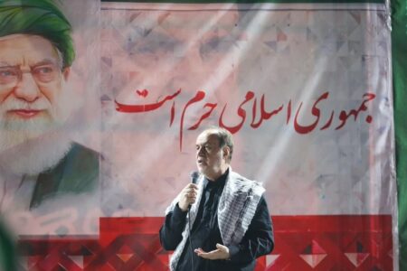 حاجی‌بابایی: تنگه هرمز و انرژی هسته‌ای ایران قابل مذاکره نیست