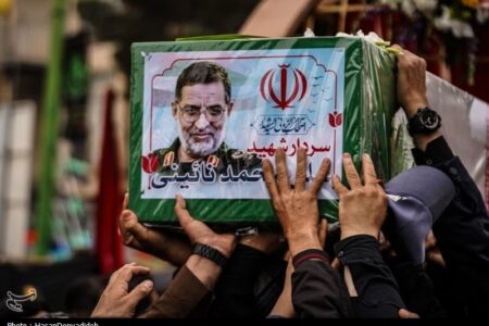دختر شهید نائینی: پدرم بارها تأکید می‌کردند میدان را خالی نکنیم