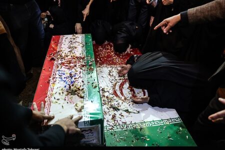 درسالروز شهات امام صادق؛ پیکرهای 15 شهید یک خانواده درکرج تشییع می‌شود