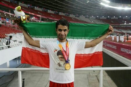 قهرمان دوومیدانی مدال‌هایش را به شهدای جنگ رمضان تقدیم کرد