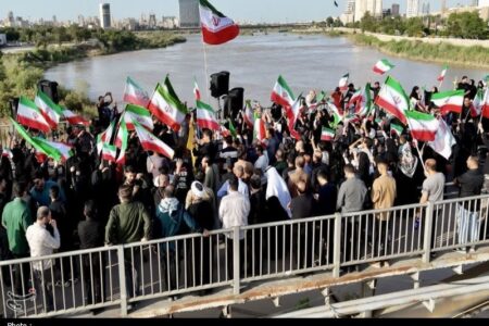 ملت ایران در طول تاریخ هیچ‌گاه با دشمن مماشات نکرده است