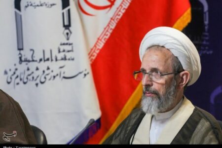 نامه قدردانی آیت‌الله رجبی از مواضع پاپ چهاردهم / ترامپ فرعون زمان است