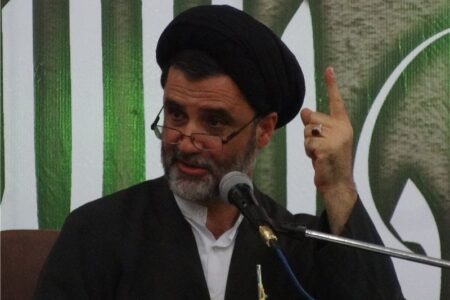 نبویان: کشوری که ملت ایران را تحریم کند حق عبور از تنگه هرمز را ندارد