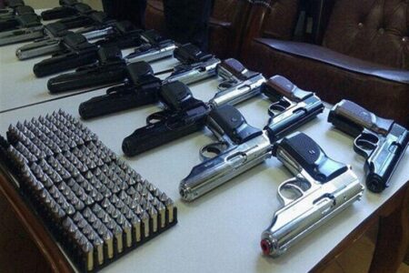 کشف 40 قبضه کلت جنگی در مرز‌های آذربایجان غربی