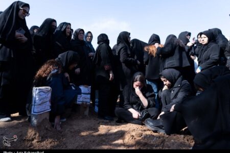 از «کوله‌پشتی صورتی» تا «پرچم خونین»؛ هنر چگونه جنگ را روایت می‌کند؟