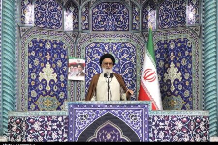 امام جمعه قم: افق روشن منطقه خلیج‌فارس بدون آمریکا ترسیم شده است