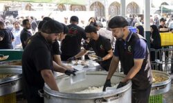 توزیع ۳۰ هزار وعده غذایی میان زائران در حرم حضرت عباس(ع)