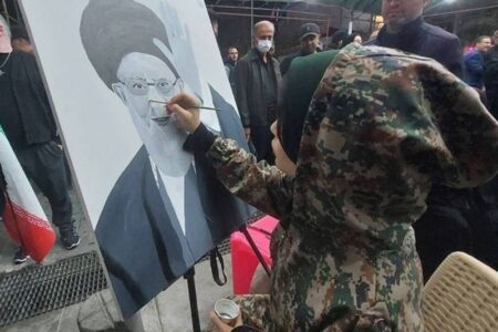 روایتی از ستایش دهه نودی و سودای کشیدن چهره‌ رهبر آسمانی