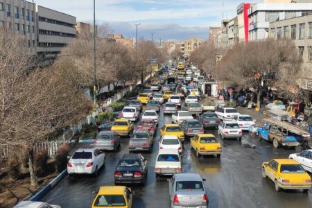 وضعیت ترافیکی و جوی محورهای مواصلاتی کشور / ترافیک سنگین در ورودی های پایتخت گزارش شد