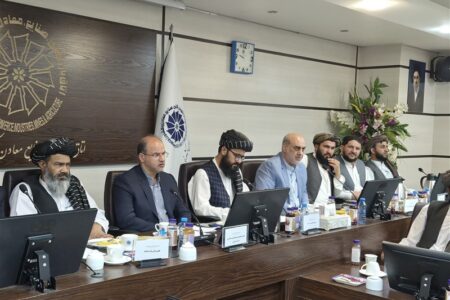 سرکنسول ایران در قندهار: رفع موانع مرزی شرط جهش تجارت با افغانستان است