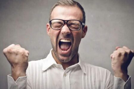 هیجان چیست؟ تعریف علمی و طبقه‌بندی هیجان‌ها در روان‌شناسی