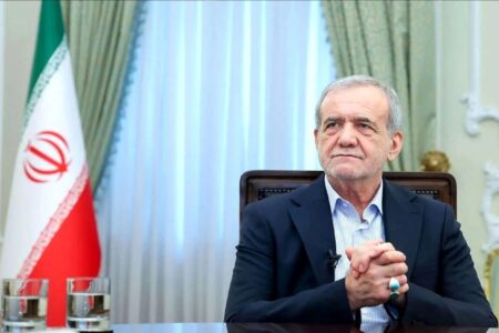 پزشکیان وارد قم شد