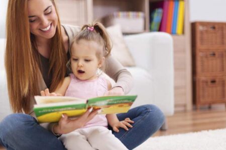 چرا بچه‌ها کتاب نمی‌خوانند؟ شاید مقصر ما هستیم!