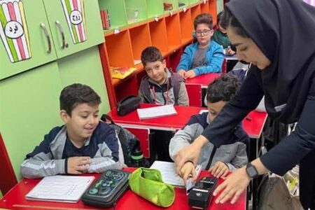 کمک‌ به‌ مدرسه اجباری نیست؛ کارنامه‌های گره‌خورده به پول
