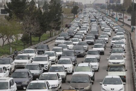 آخرین وضعیت ترافیکی محور‌های مواصلاتی در آستانه مراسم تشییع رهبر شهید / ورودی تهران قفل شد