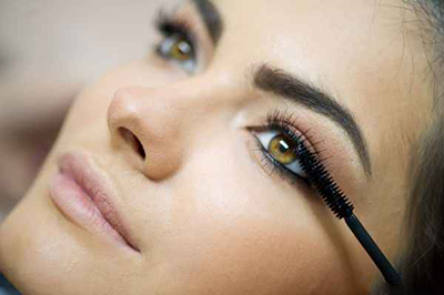 درشت کردن چشم با آرایش
