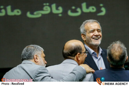 با وجود وعده‌های مکرر  هنوز «قانون جامع حمایت از خبرنگاران» تدوین و اجرا نشده/ خلأهای قانونی در حوزه امنیت شغلی، بیمه، حمایت‌های معیشتی، حقوق حرفه‌ای و رفاه «خبرنگاران» همچنان پابرجاست!