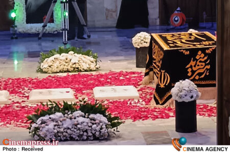 هرگز نباید در مسیر «خونخواهی رهبر شهید» کوتاه بیاییم