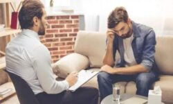 این جمله‌ها را به فرد مضطرب نگویید؛ حالش را بدتر می‌کند