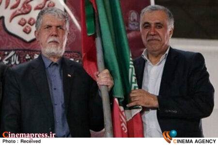 «مردم ایران» همواره با «پرچم» زیسته‌اند و نیازی به تعیین یک روز خاص نبوده است اما برای توجه جدی‌تر به این «نماد ملی» چنین امری در «تقویم» گنجانده شد
